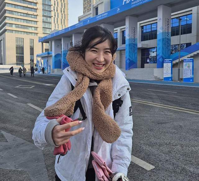 包含游泳冠军汪可秀稳坐一姐宝座的词条