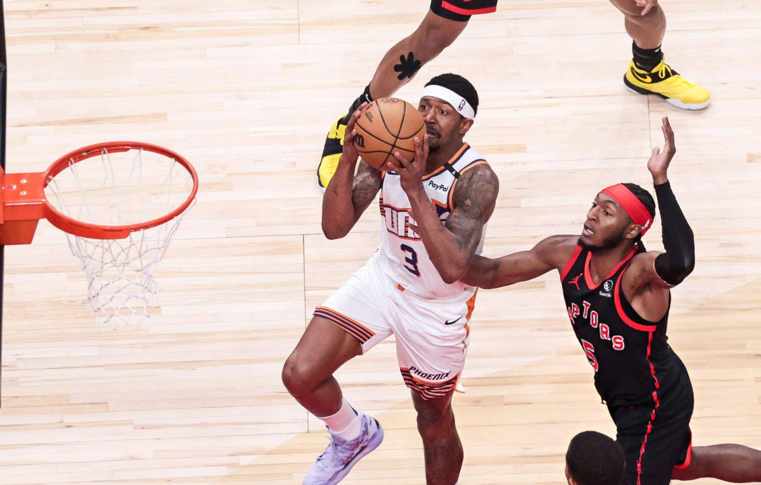 太阳队纵横NBA季后赛称霸西部