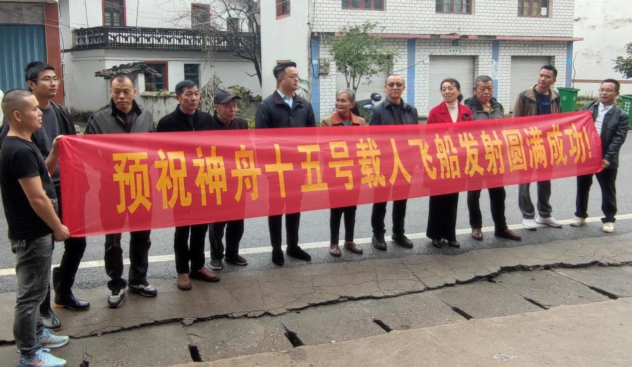 奥地利劲旅红白军团再度出征,备战争夺胜利 奥地利劲旅红白军团再度出征,备战争夺胜利