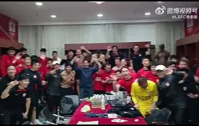 横滨马科基比赛：斯梅杰尔斩获胜利，奏响胜利之歌
