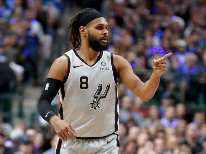 小牛队主帅公开表扬队员拼搏精神