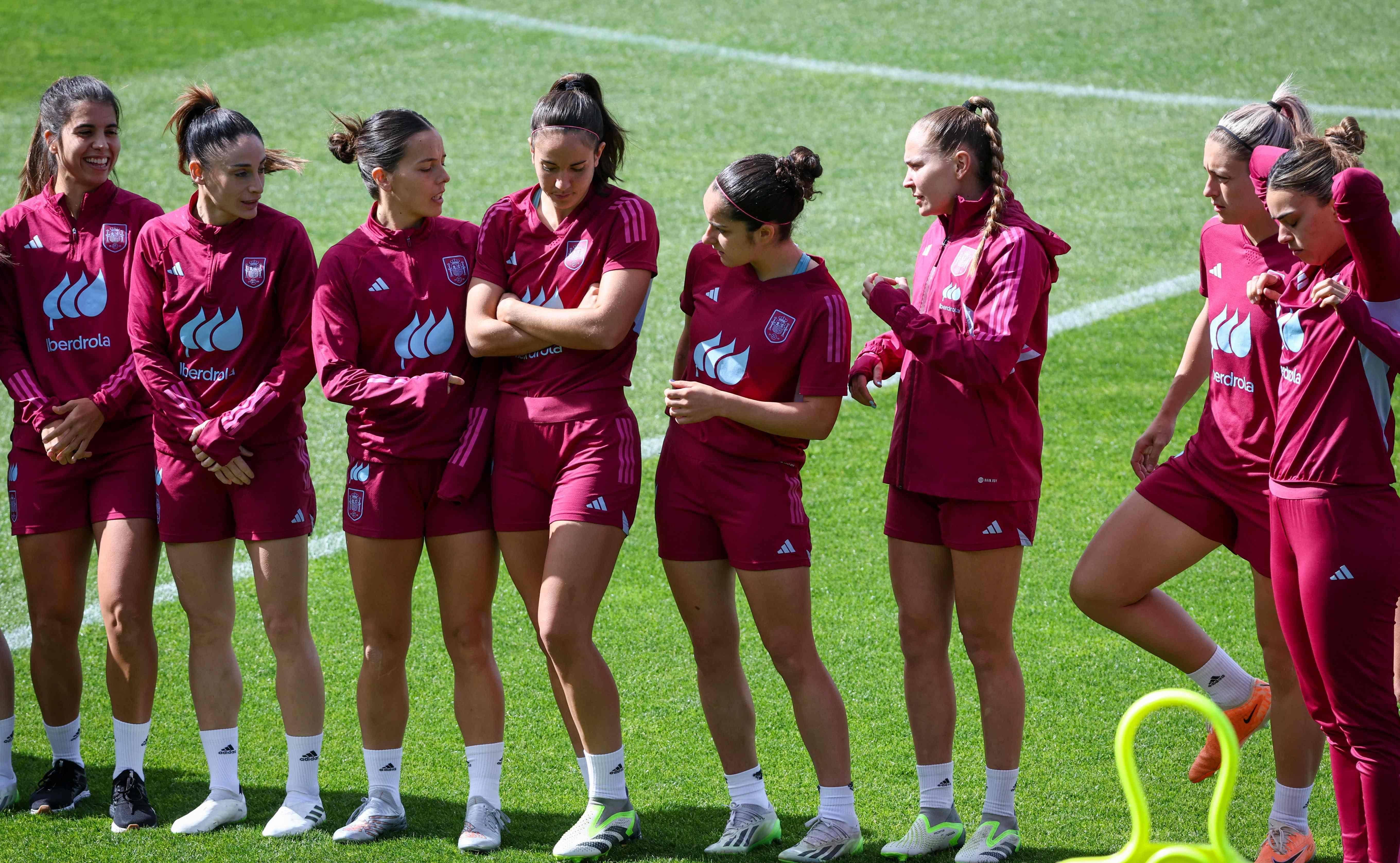 西班牙女足大获全胜