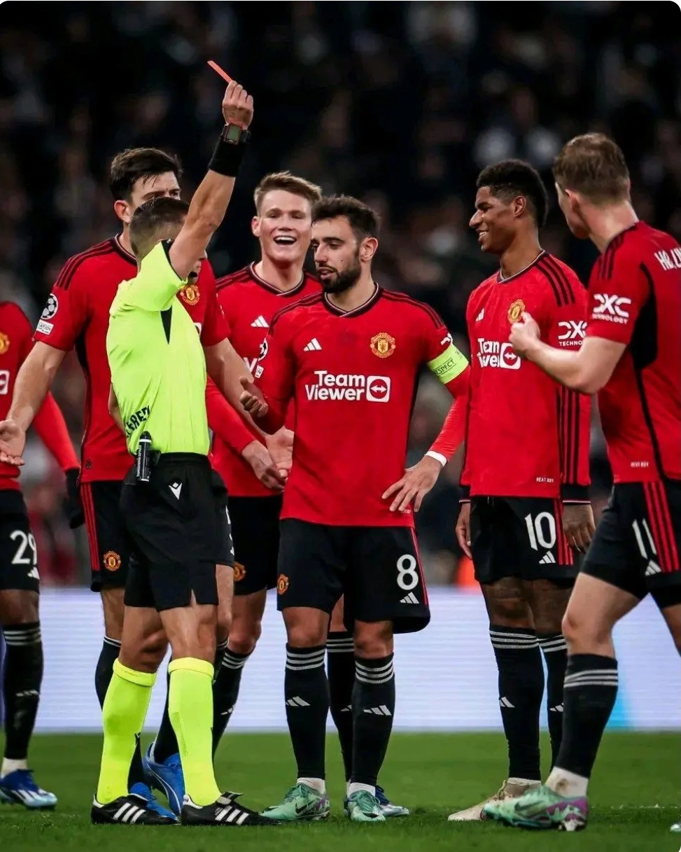 关于曼联客场逆转成功，发挥抢眼的信息