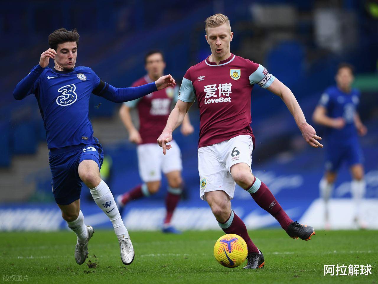 伯恩茅斯客场平局哈德斯菲尔德，保级迹象显现