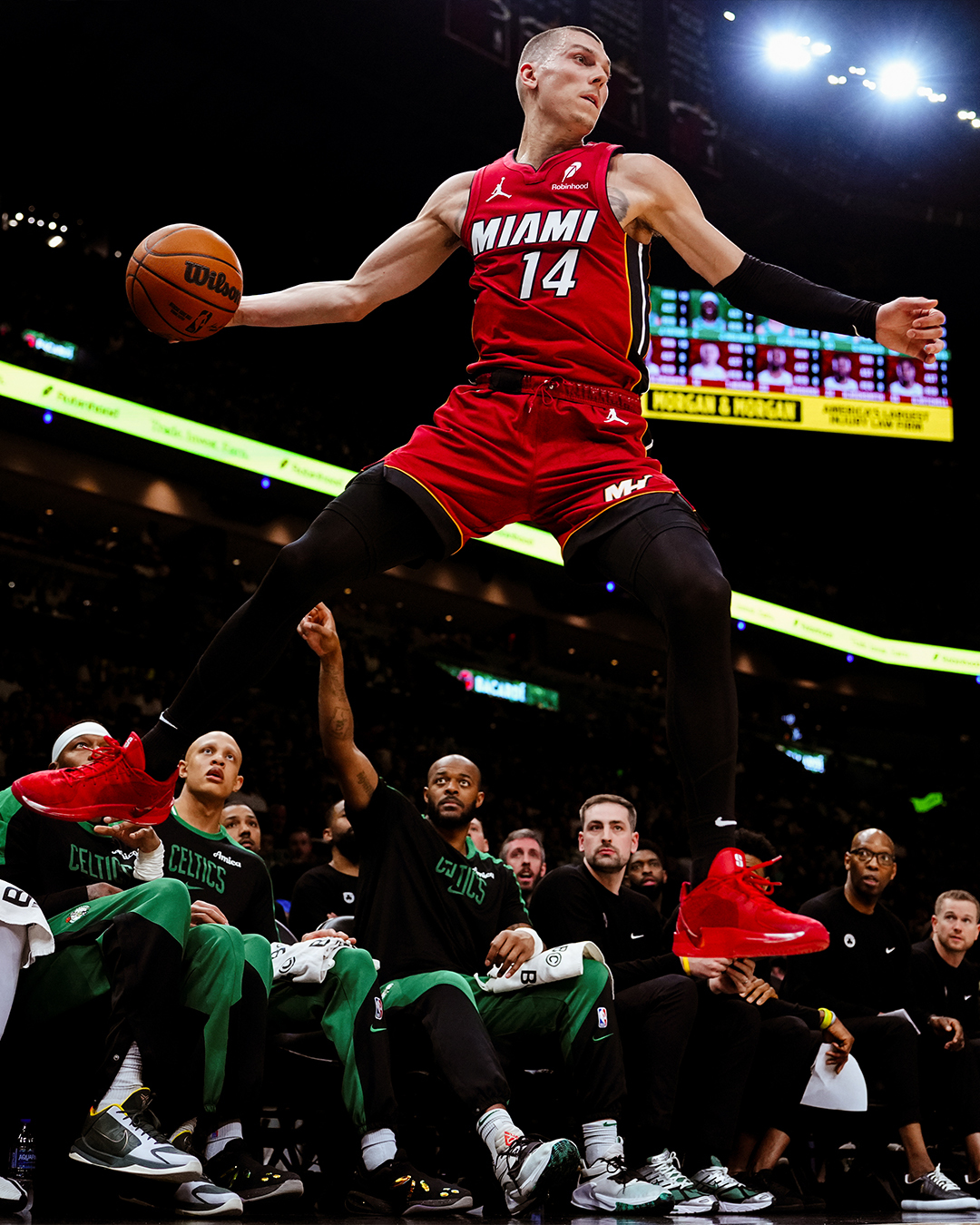 热火主场大败爵士，疲惫不振难以战胜强队