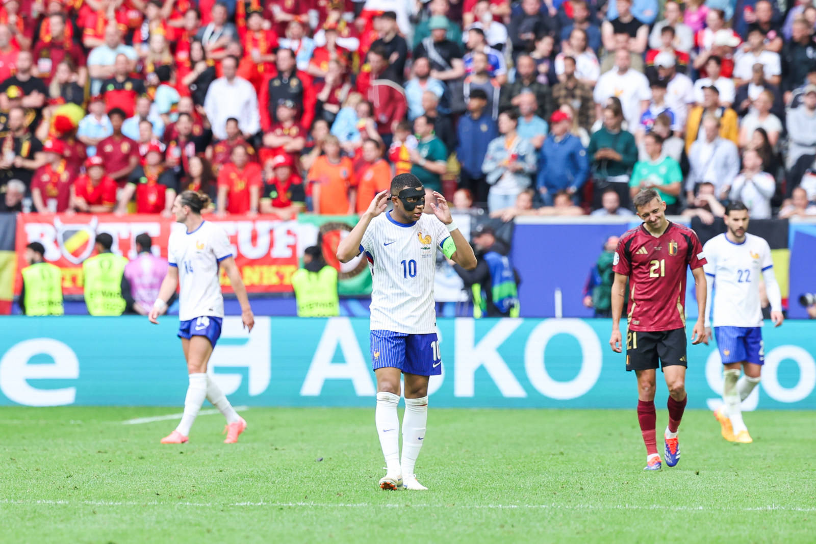 欧洲杯预选赛半决赛，比利时击败法国晋级