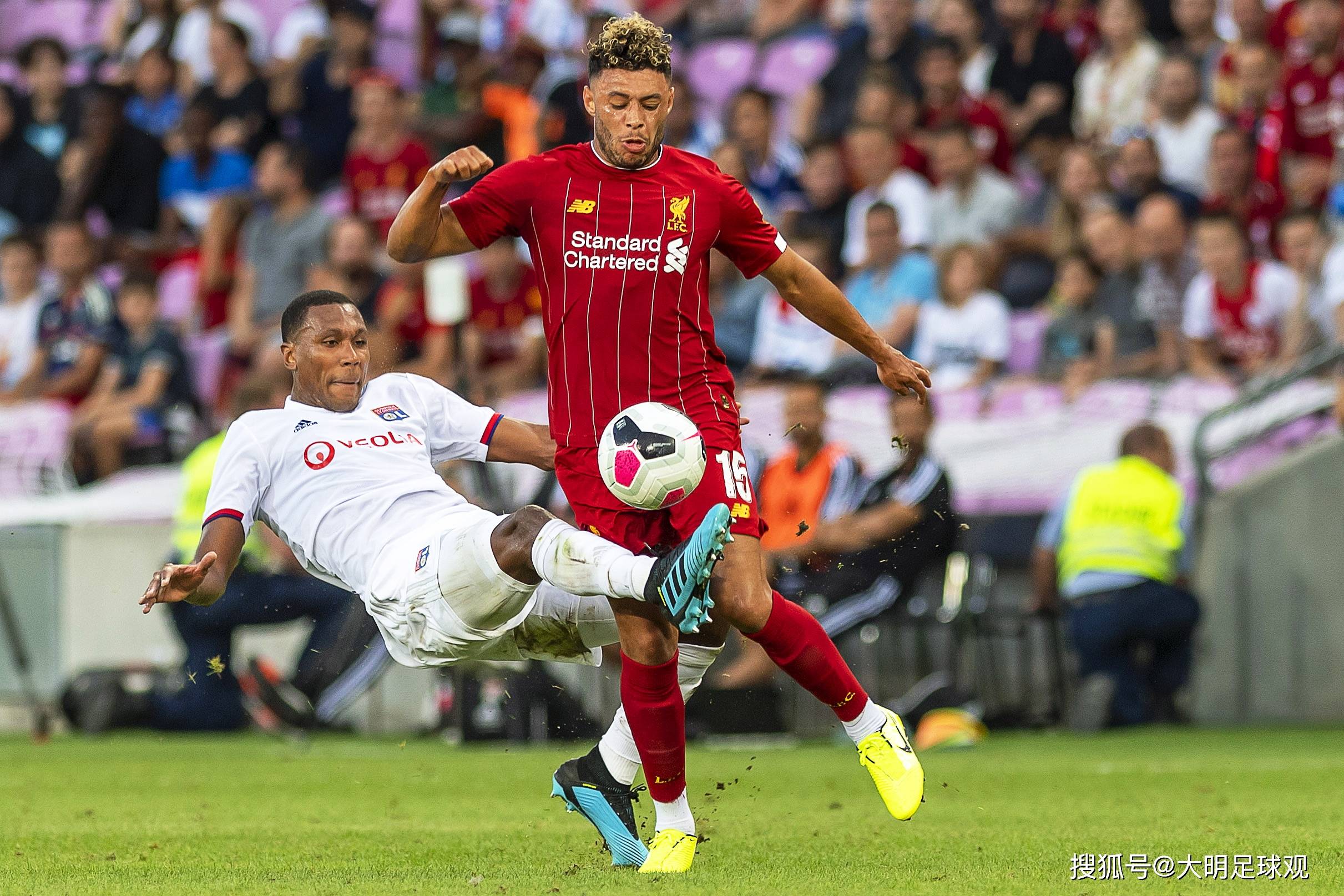 里尔队备受关注，法甲赛事竞争激烈