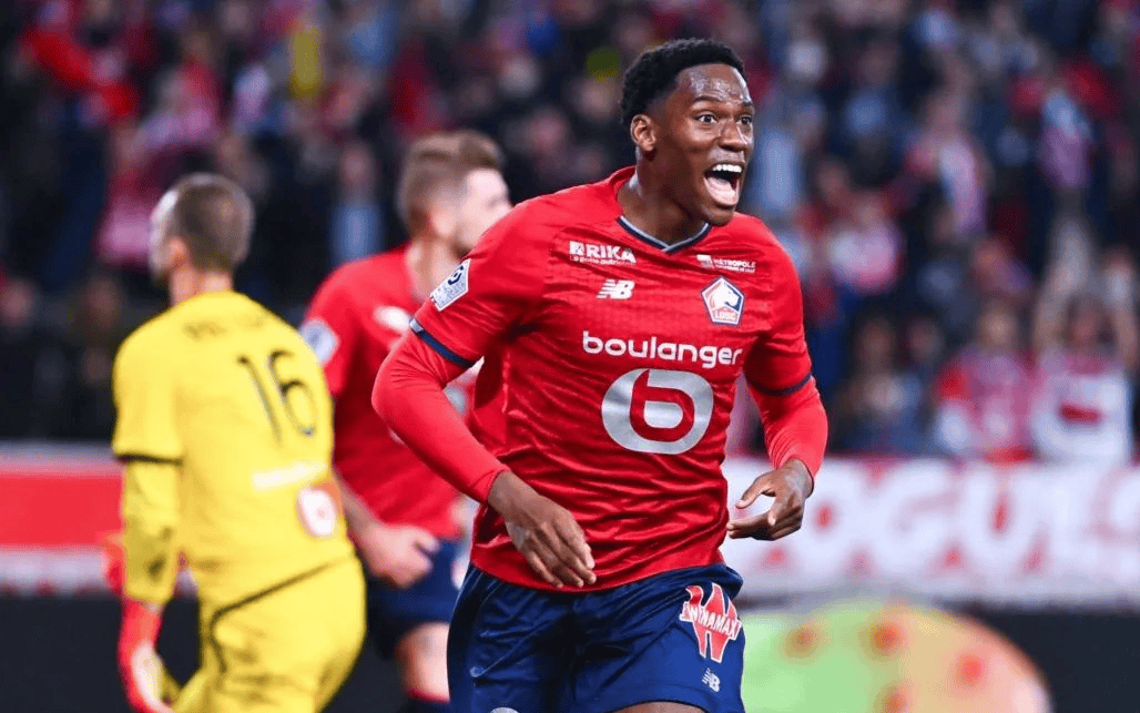 里尔队备受关注，法甲赛事竞争激烈