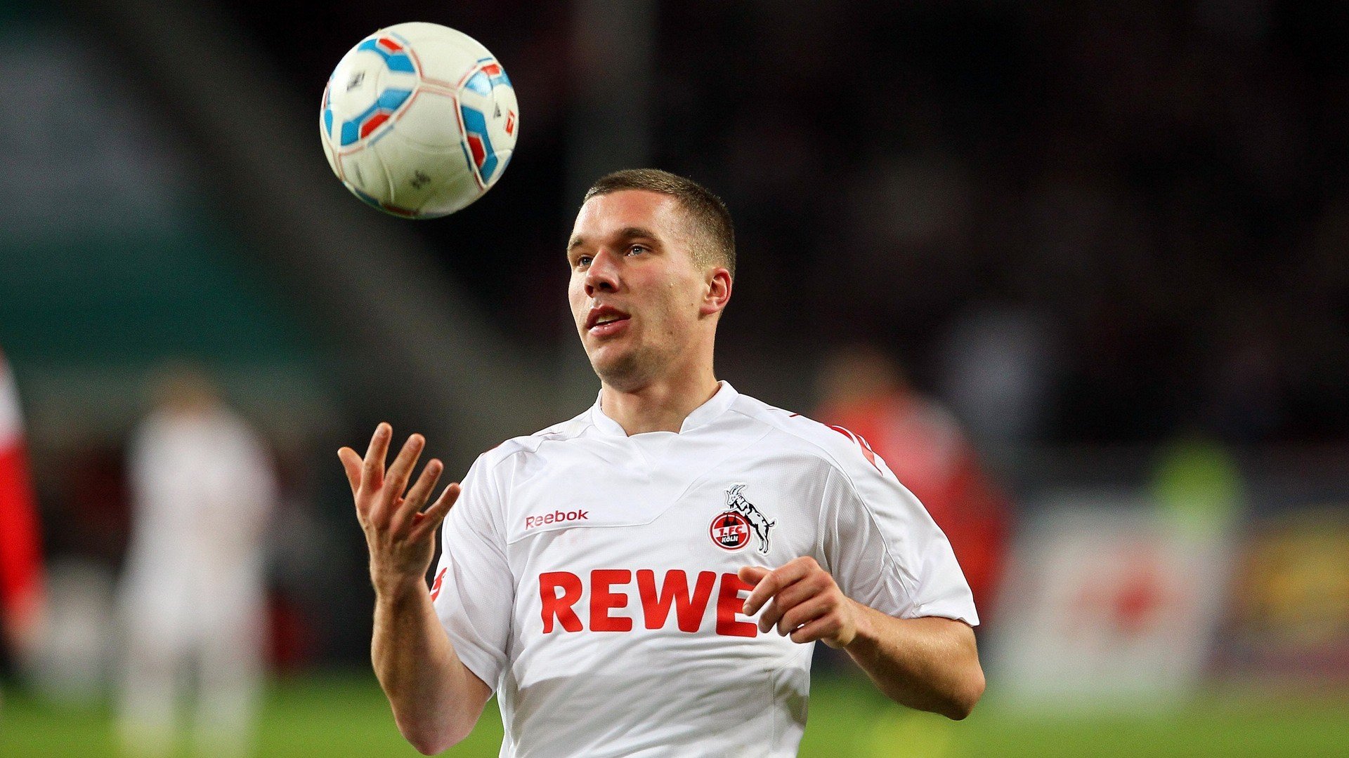 开云体育在线-北非铁壁与中场灵魂，阿尔及利亚元素如何压制塞维利亚，坎特化身关键先生