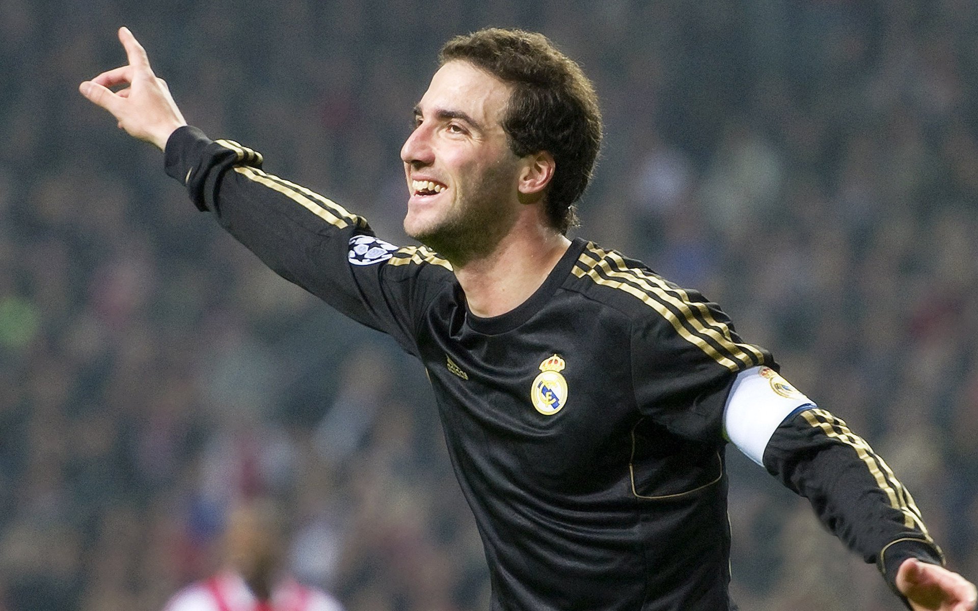 开罗一夜，当沙漠遇见长城，莫德里奇在金字塔下的世纪助攻