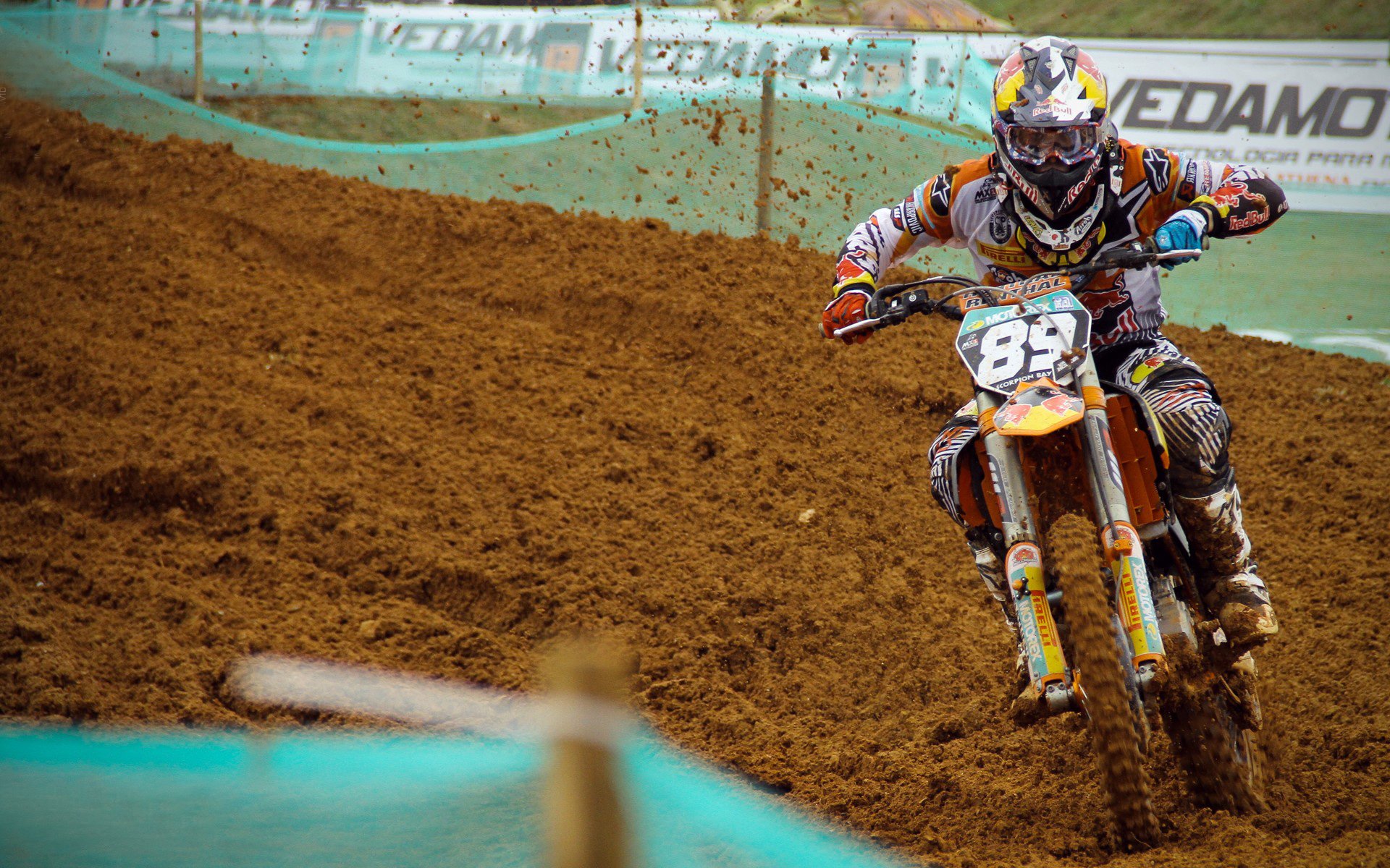 低语与雷鸣,当团队奇迹照亮个人英雄的夜晚