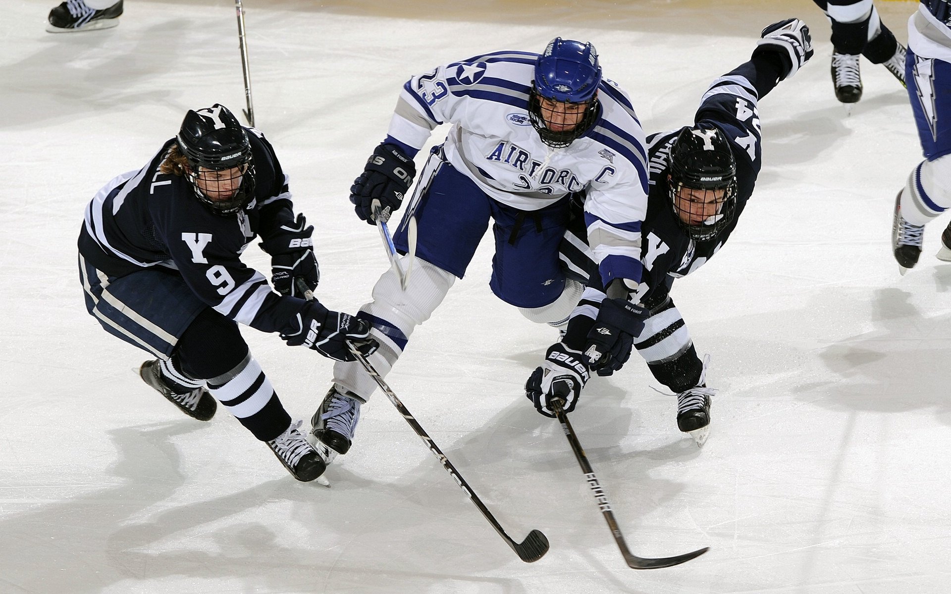 开云体育下载-街道法则，巴库的变奏曲如何让索伯唱出了逆转的惊世之歌？