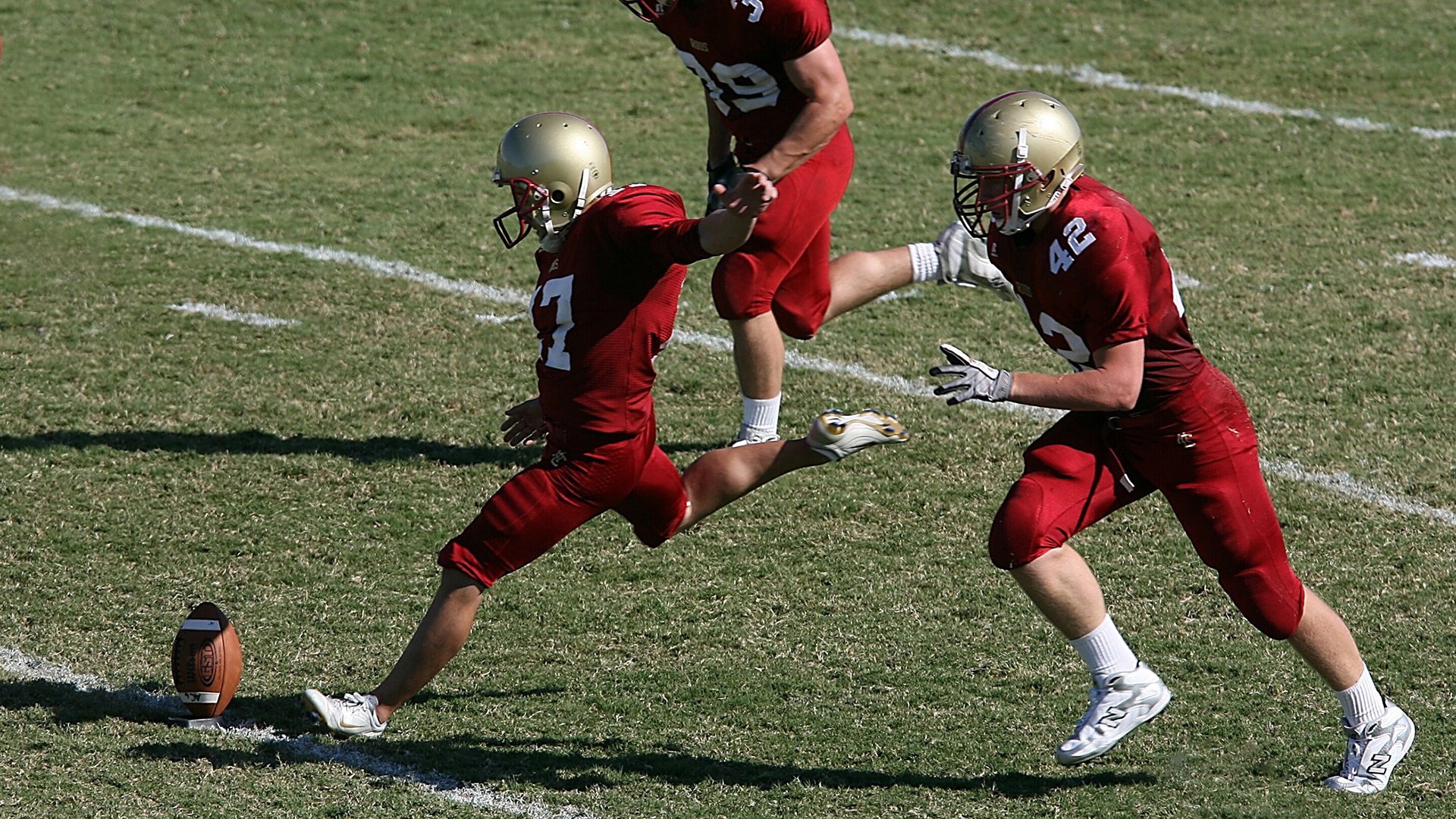 绝地反击，汉密尔顿在银箭与橙军的史诗对决中，于毫秒间完成致命一击