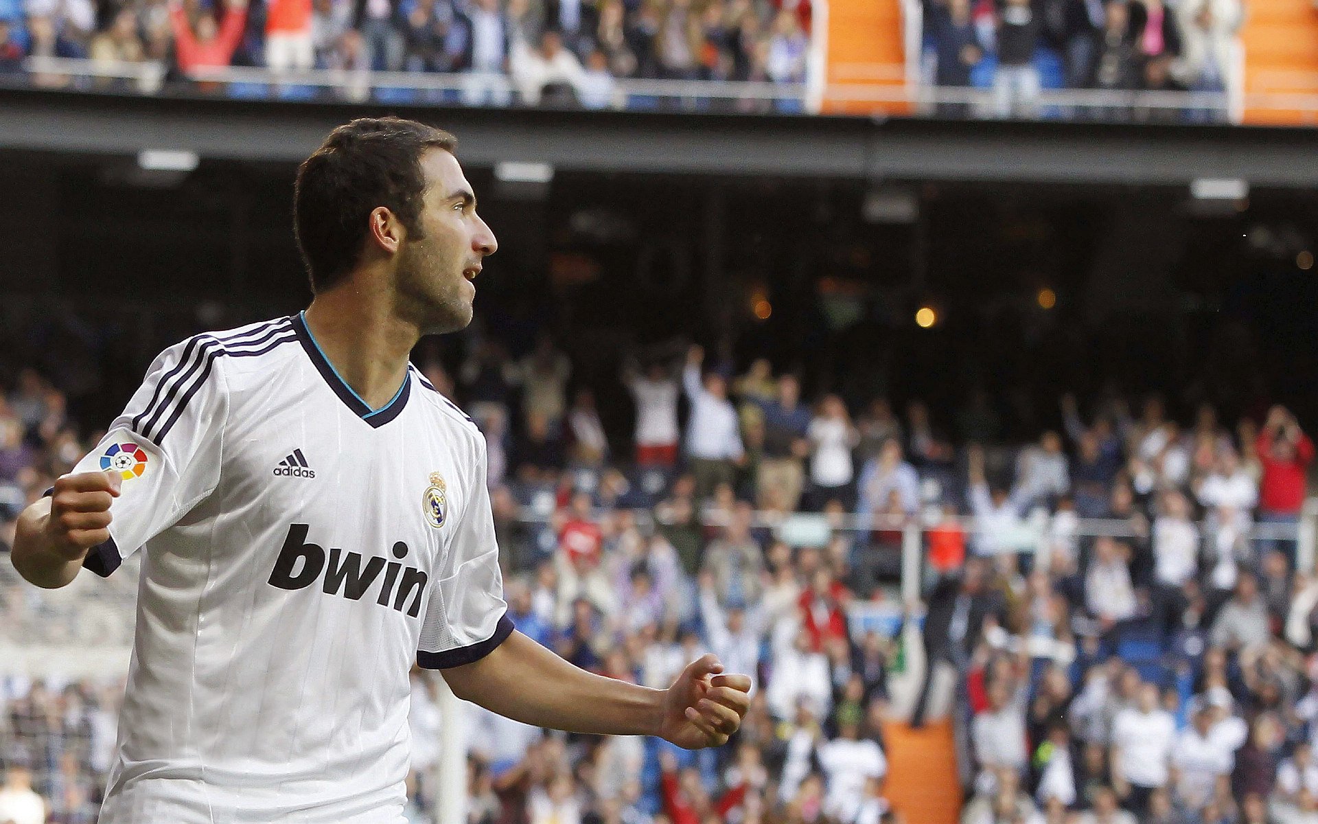 开云体育-休斯顿星空下，他点火的夜